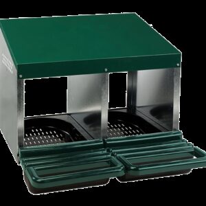 Pluimvee met 2 x legnest met plastic vloer